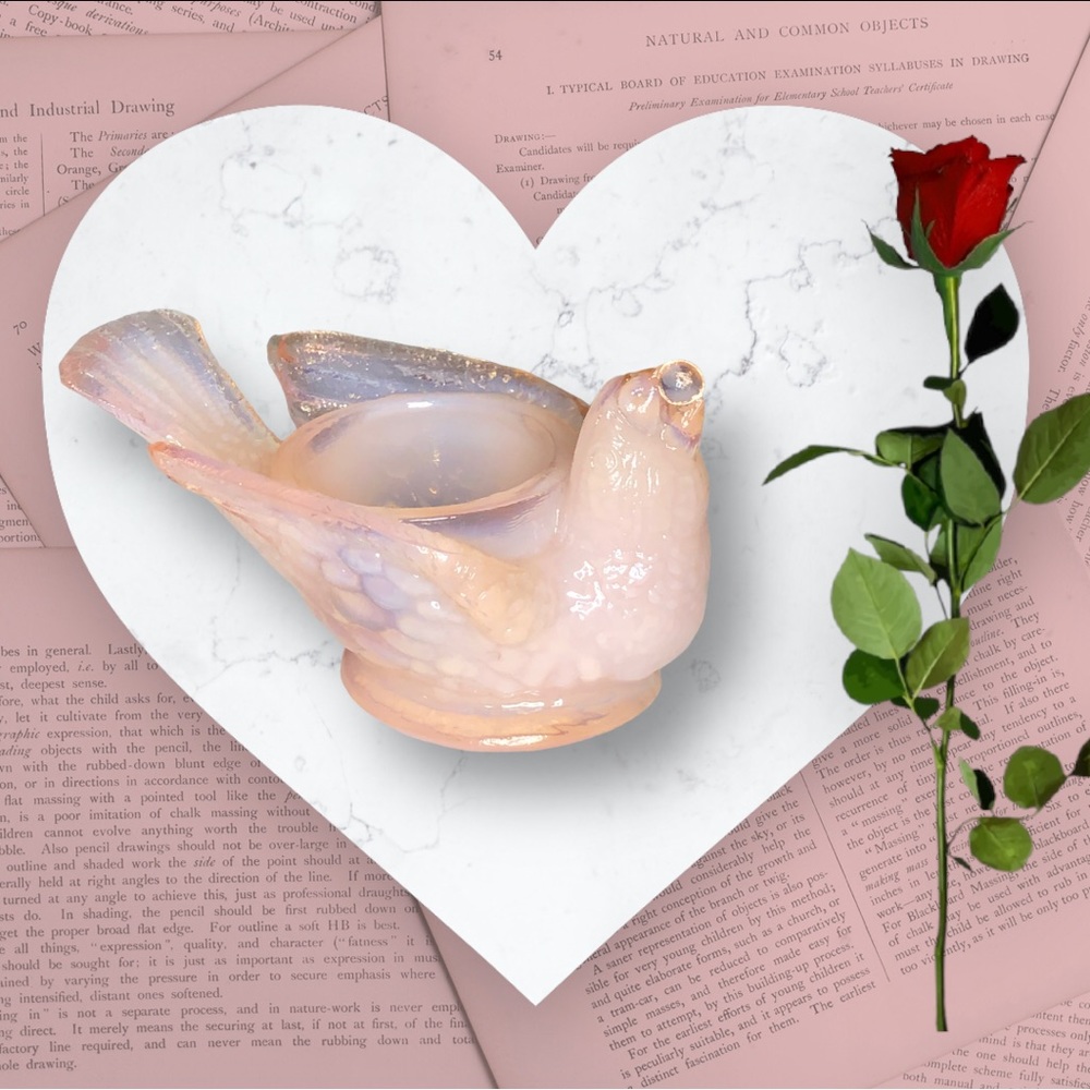 VTG Degenhart robin with berry salt dip; likely in “Crown Tuscan Pink”